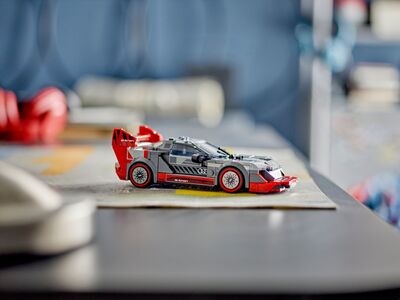 LEGO_76921_Lifestyle_envr.jpg