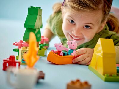 LEGO_10452_Lifestyle_cons_2_en-gb.jpg