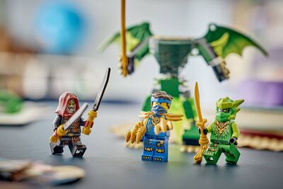 LEGO_71862_Lifestyle_cons_2.jpg