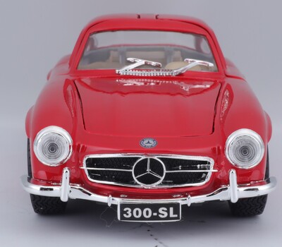 22023_BBUR_1954MercBenz300SL_RED_PRD_6_výsledok.jpg