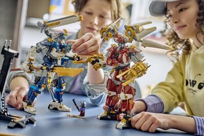 LEGO_71870_Lifestyle_cons_2.jpg