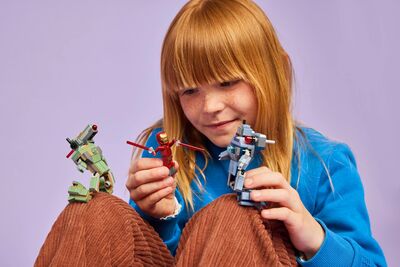 LEGO_76320_Lifestyle_Cons3_en-gb.jpg
