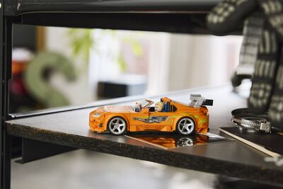 LEGO_77260_Lifestyle_Envr.jpg