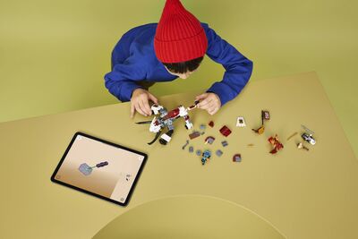 LEGO_71863_Lifestyle_Build.jpg