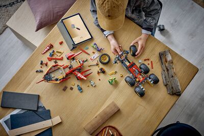 LEGO_71869_Lifestyle_build.jpg