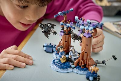 LEGO_76475_Lifestyle_cons_2.jpg