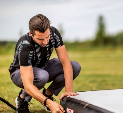 BERG-AirTrack-Handpumpe-2.jpg