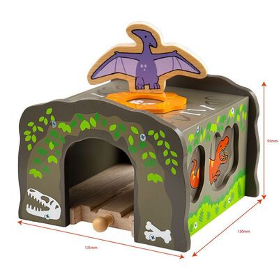 bjt244-dinosauri-tunel--3.jpg