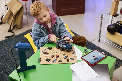LEGO_76349_Lifestyle_Build.jpg