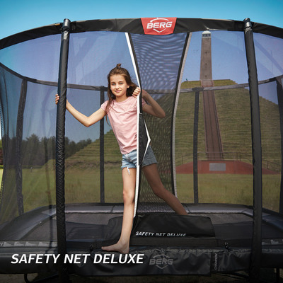 BERG-Trampolin-Regular-ULTIM-Champion-Black-Sicherheitsnetz-Deluxe-2.jpg