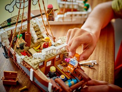 LEGO_75639_Lifestyle_cons_2_en-gb.jpg