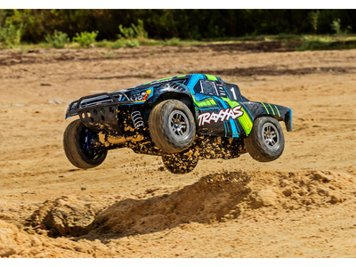 02_68277-4-Slash-4x4-Ultimate-ACTION-GREEN-8041.jpg