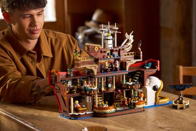 LEGO_75640_Lifestyle_Build_09_en-gb.jpg