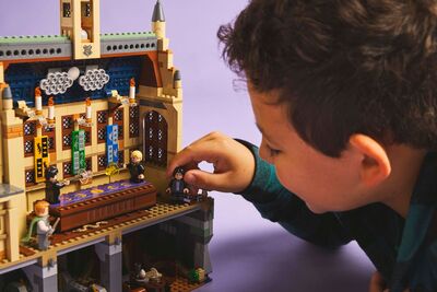 LEGO_76441_Lifestyle_Cons4_en-gb.jpg
