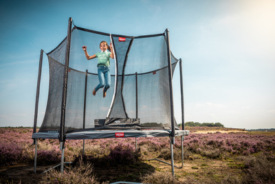 BERG-Favorit-Regular-330-380-430-Grey-Safety-Net-Comfort-Action-1.jpg