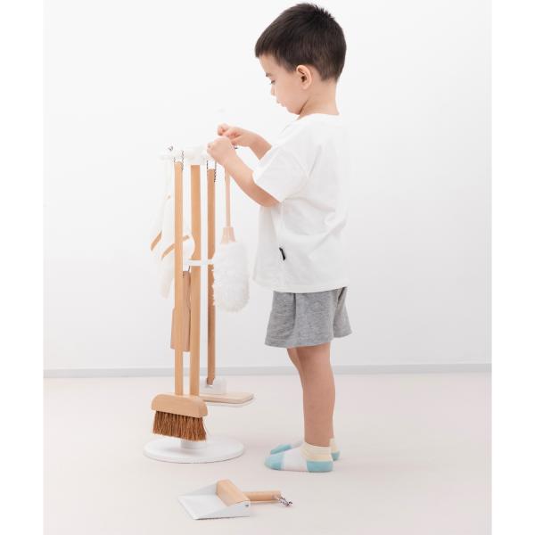New Classic Toys Dětská dřevěná úklidová sada (obrázek 7)