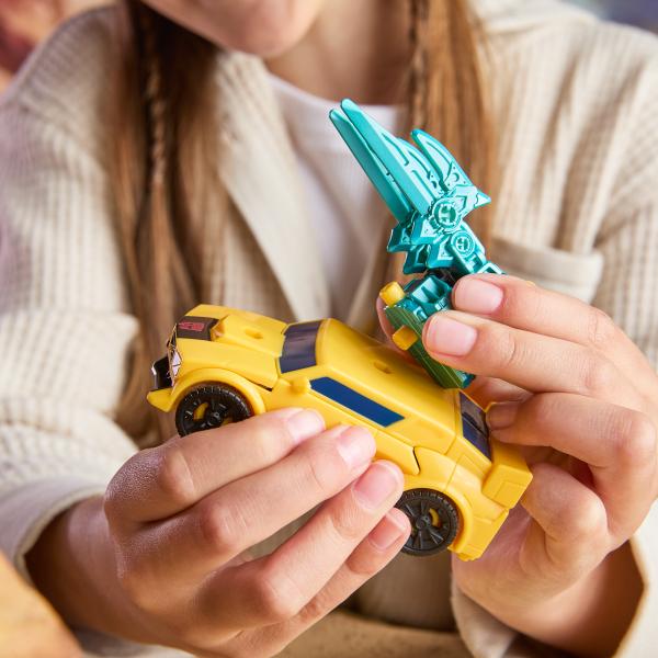 HASBRO - Transformers Cyberworld, BUMBLEBEE (obrázek 11)