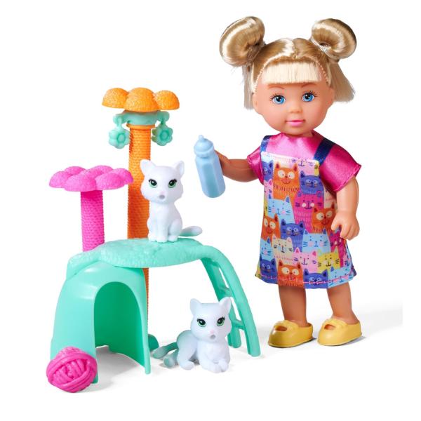 Panenka Evička se škrabadlem pro kočky