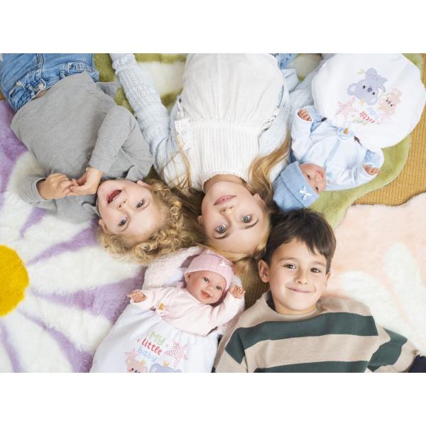Llorens 63805 NEW BORN - realistická panenka miminko se zvuky a měkkým látkovým tělem (obrázek 7)