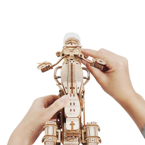 RoboTime 3D dřevěné mechanické puzzle Motorka (cruiser) (obrázek 3)