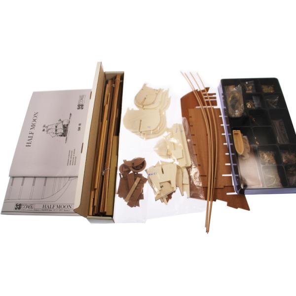 COREL Half Moon 1609 1:50 kit (obrázek 6)