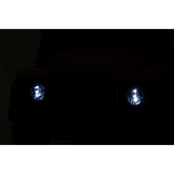 Elektrické autíčko Land Rover Defender 110 SVX 12V, bílé, 4X4 pohon, LED světla (obrázek 5)
