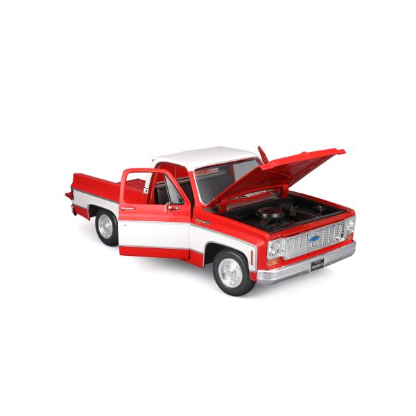 Maisto - 1974 Chevrolet C10 Cheyenne Super, červeno-bílá, 1:18 (obrázek 4)