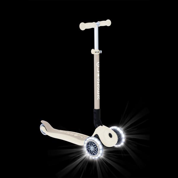 Globber koloběžka Primo Foldable Lights Ecologic Coconut (obrázek 10)