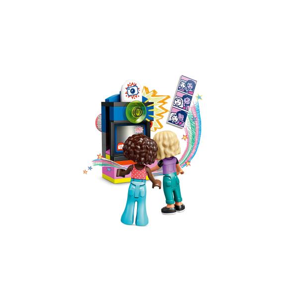 LEGO® Friends 42662 Kadeřnictví a obchod s doplňky (obrázek 8)