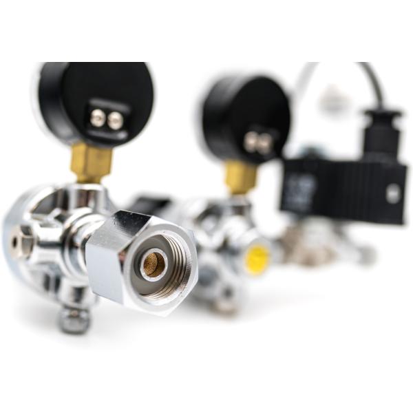 Kompletní dvoustupňová sada CO2 s nočním spínačem a 5l lahví