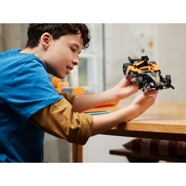 LEGO® Technic 42169 NEOM McLaren Formule E Race Car (obrázek 9)