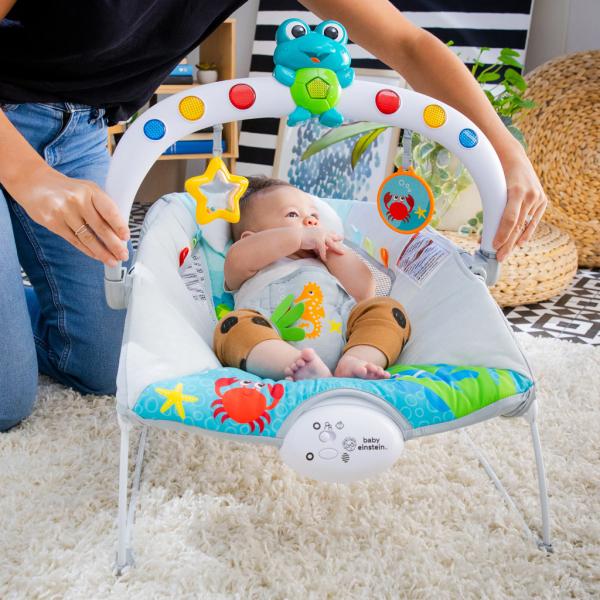 BABY EINSTEIN Lehátko hudební vibrační se světýlky Kick to It Neptune do 9 kg (obrázek 3)