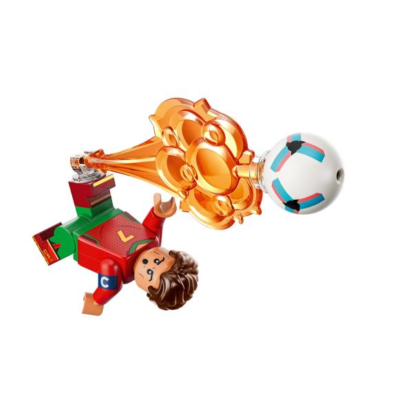 LEGO® Editions 43012 Cristiano Ronaldo – Hvězdné momenty fotbalu (obrázek 5)