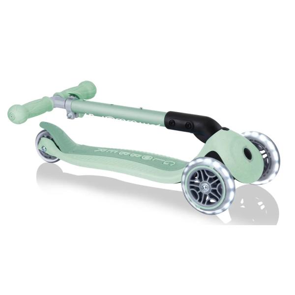Globber koloběžka Junior Foldable lights Ecologic - Pistachio (obrázek 6)