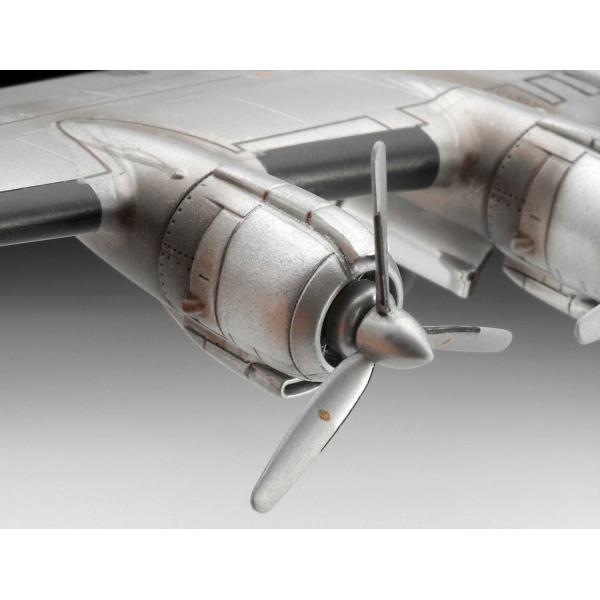 Plastic ModelKit letadlo 03745 - Lockheed L.1049G Super Constellation Lufthansa (1:144) (obrázek 4)