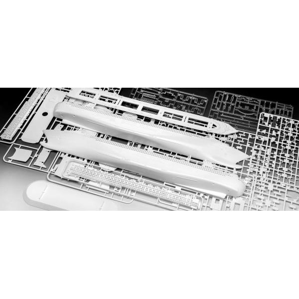 Plastic ModelKit loď 05231 - Queen Mary 2 (1:700) (obrázek 9)