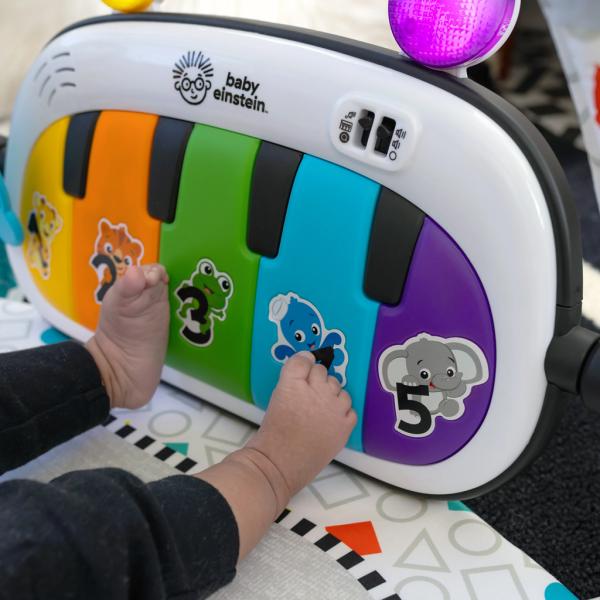 BABY EINSTEIN Postýlka s ohrádkou na hraní a klavírem 3v1 Kick & Snooze™ 0m+ (obrázek 9)