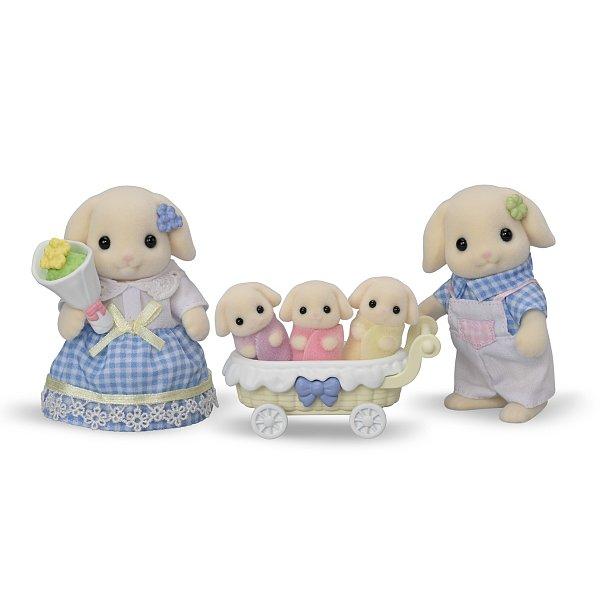 Sylvanian Families - Famiglia Coniglio Flora – Set Di 5 Personaggi (Mamma, Papà, 3 Bebè) Con Abiti Floreali E Carrozzina – Modello 5735-image