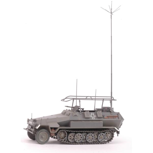 Model Kit military 3604 - Sd.Kfz.251 / 3 Ausf.B Radio Car (1:35) (obrázek 3)