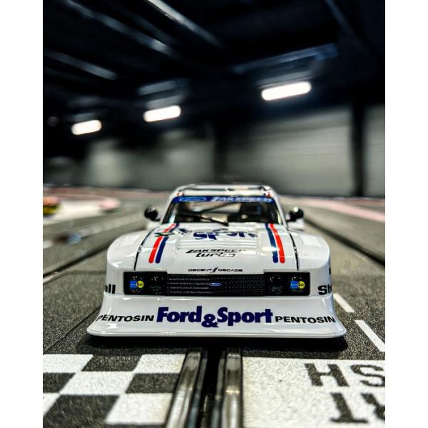 Auto Carrera D124 – 23996 Ford Capri Zakspeed