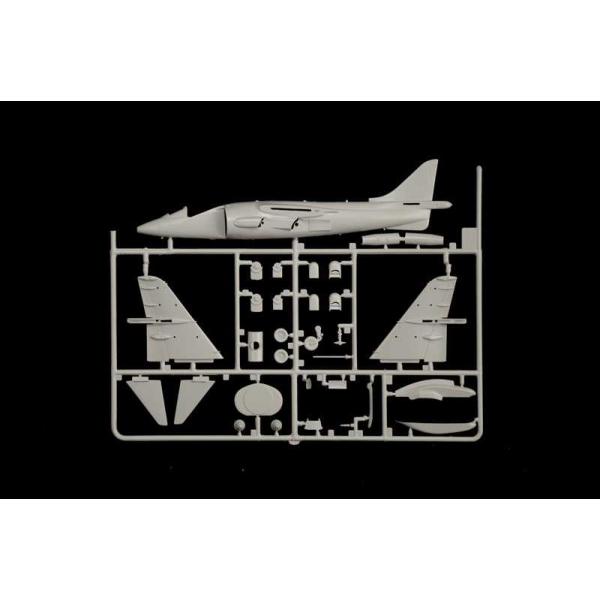 Model Kit letadlo 90193 - AV-8B Harrier II (1:72) (obrázek 8)