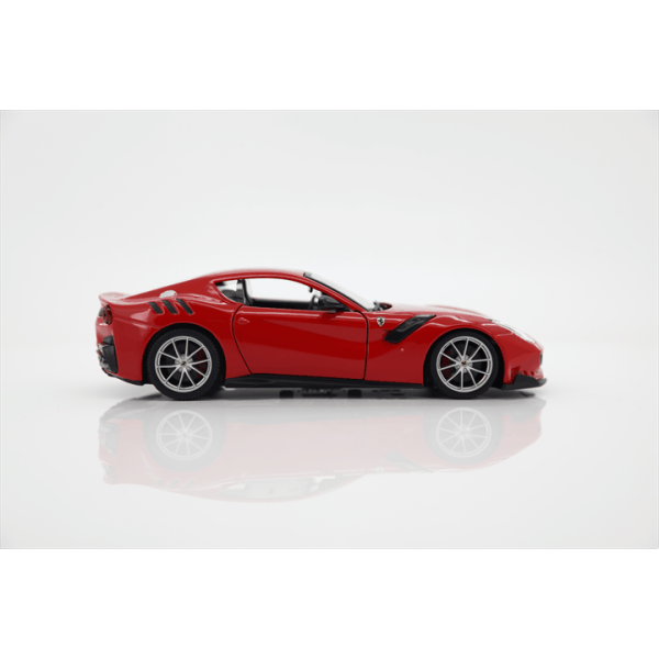 Bburago 1:24 Ferrari F12TDF Red