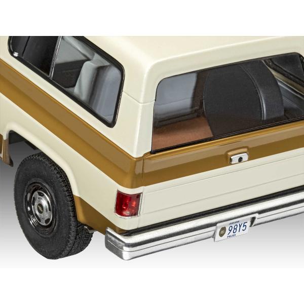 ModelSet STRANGER THINGS auto 67724 - 1985 Chevrolet K5 Blazer (1:25) (obrázek 7)