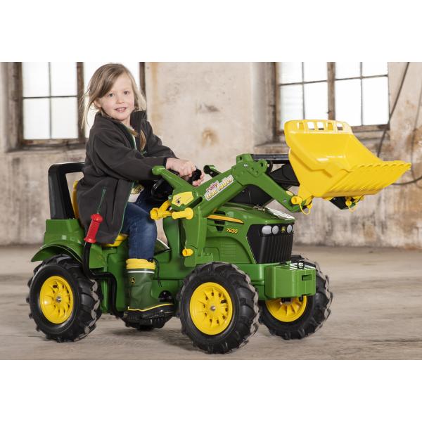 Rollytoys Šlapací traktor John Deere s nakladačem, brzdou a nafukovacími koly (obrázek 7)