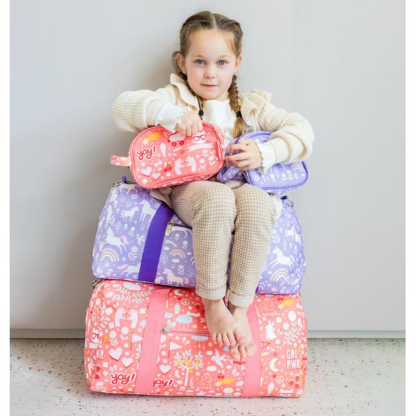 A Little Lovely Company – dětská cestovní taška – jednorožci a duha
