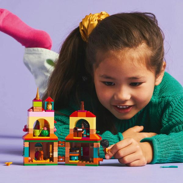 LEGO® Disney 43261 Miniaturní domeček z filmu Encanto (obrázek 3)