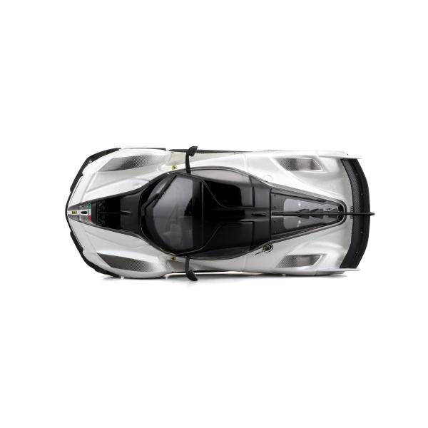 Bburago 1:43 Ferrari Racing FXX-K EVO 2017 bílá/černá