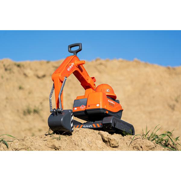 Falk Bager Kubota KX085-5 s otevíratelným sedadlem a přilbou (obrázek 7)