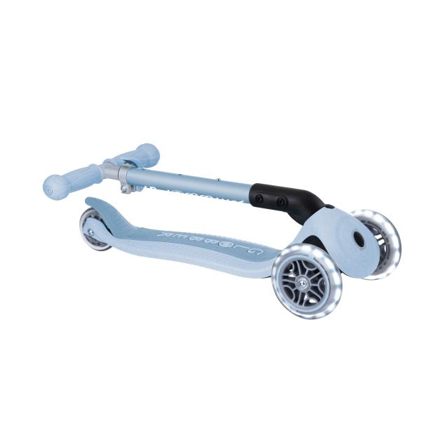 Globber koloběžka Junior Foldable lights Ecologic - Blueberry (obrázek 8)