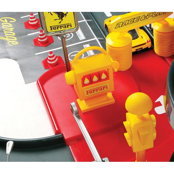 Bburago PLAY 1:43 Ferrari Race & Play Parking Garage - 2 autíčka (obrázek 4)